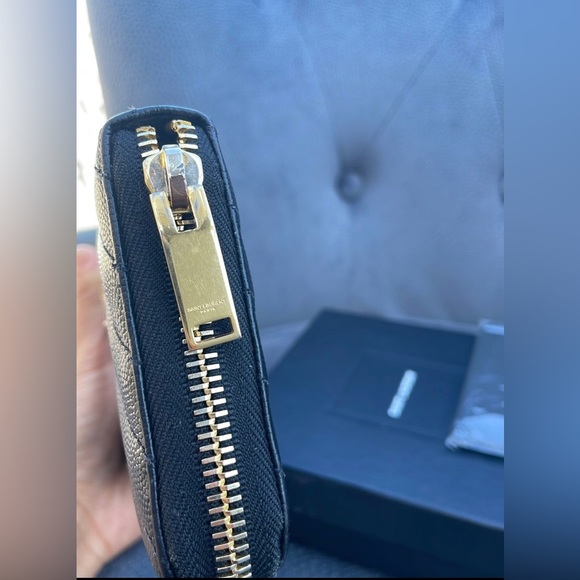 Authentic YSL Yves Saint Laurent black Zippy wallet - Picture 12 of 14